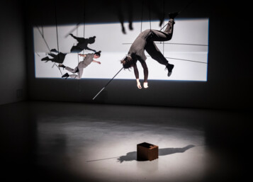   1. cena_Profesionálové_Anna Benháková_Thin Skin (Festival Cirkopolis) | ©   1. cena_Profesionálové_Anna Benháková_Thin Skin (Festival Cirkopolis)