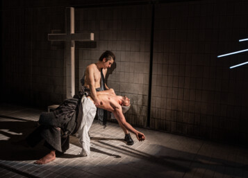     3. cena_Profesionálové_Pavel Hejný_Mistr a Markétka (Divadlo v Dlouhé) | ©     3. cena_Profesionálové_Pavel Hejný_Mistr a Markétka (Divadlo v Dlouhé)